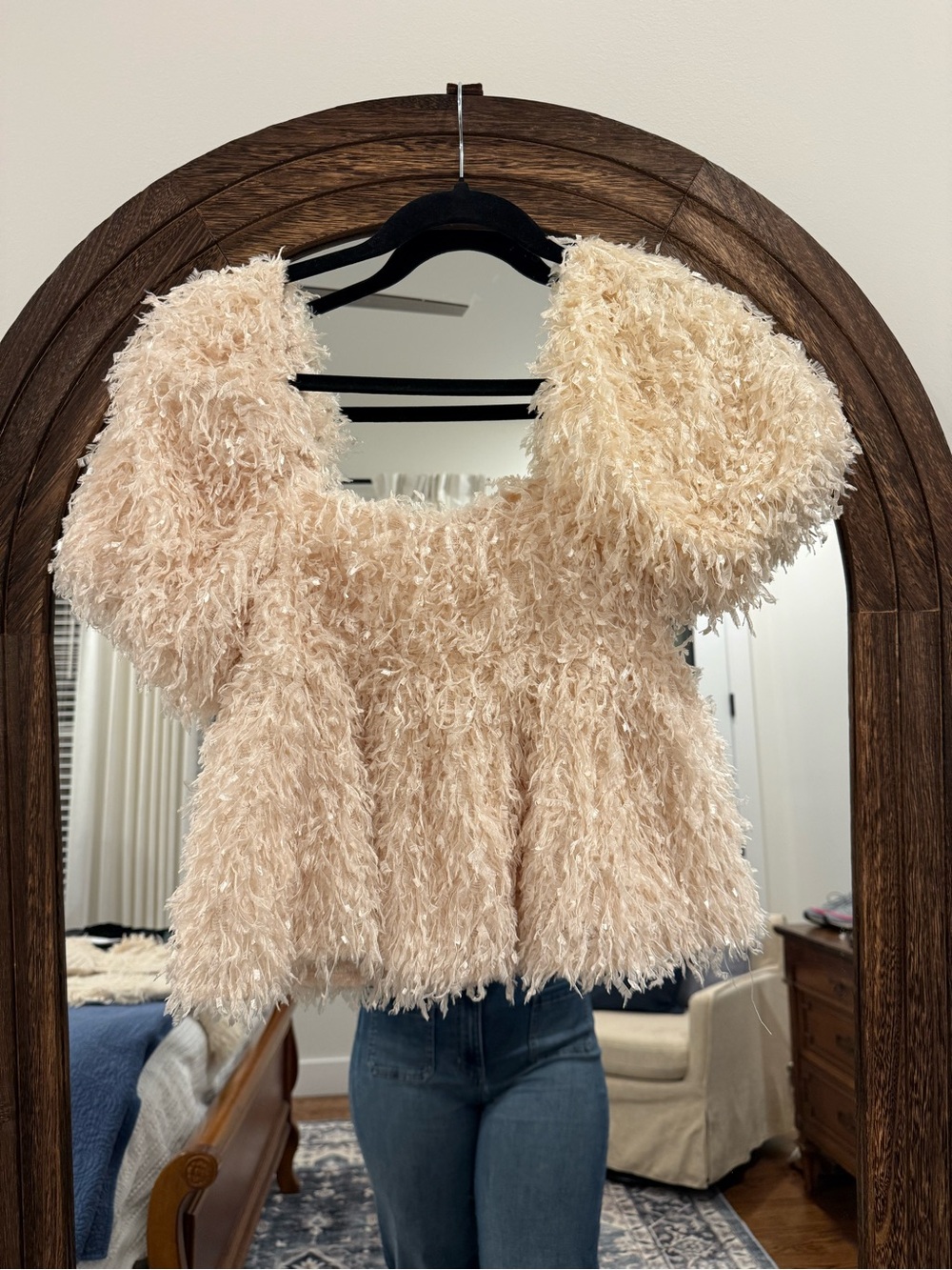 Storia Cream Textured Puff-Sleeve Crop Top